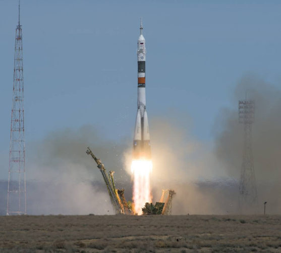 La navicella spaziale Soyuz MS-04 al decollo su un razzo Soyuz (Foto NASA/Aubrey Gemignani)