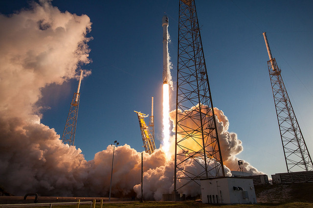 Il telescopio spaziale TESS decolla su un razzo Falcon 9 (Foto SpaceX)