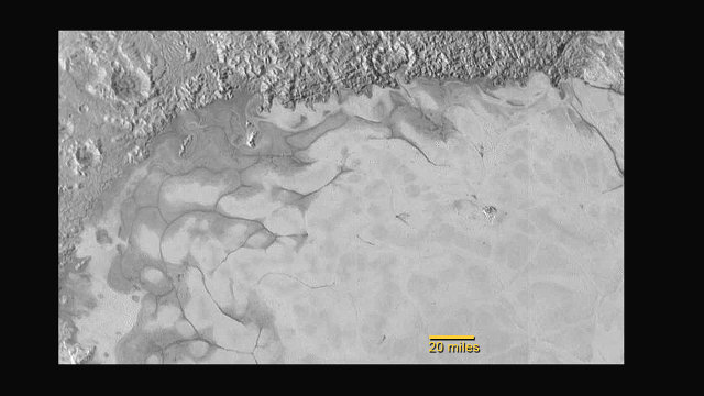 I ghiacciai su Plutone che nel tempo si sono spostati e forse si stanno ancora spostando (Foto NASA/JHUAPL/SwRI)