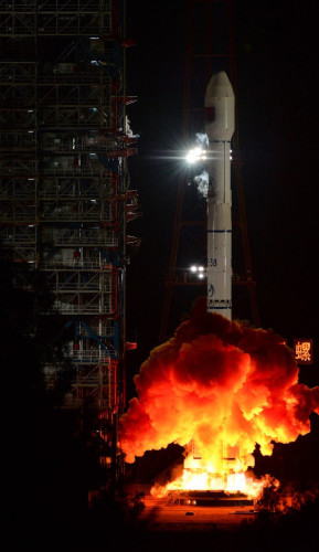 Razzo Lunga Marcian 3B al decollo con ufficialmente il satellite TXJSSY-1 (Foto cortesia agenzia Xinhua. Tutti i diritti riservati)