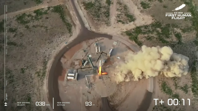 Il razzo New Shepard al decollo (Immagine cortesia Blue Origin)