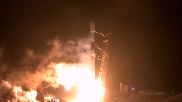 La navicella spaziale DART decolla su un razzo Falcon 9 (Immagine NASA)