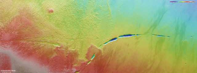 Vista topografica di Aganippe Fossa