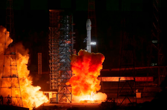 La sonda spaziale Tianwen-2 decolla su un razzo vettore Long March 3B (Foto cortesia Xinhua/Cai Yang)