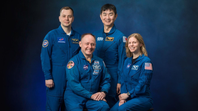 L'equipaggio della missione Crew-11: Oleg Platonov, Mike Fincke, Kimiya Yui e Zena Cardman (Foto NASA/Robert Markowitz)