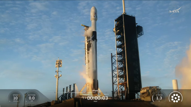 Le sonde spaziali Carruthers Geocorona Observatory, IMAP (Interstellar Mapping and Acceleration Probe) e Space Weather Follow On-Lagrange 1 (SWFO-L1) al decollo su un razzo Falcon 9 (Immagine NASA+)