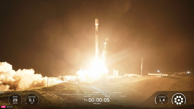 Il razzo vettore Falcon 9 decolla nella missione Twilight (Immagine cortesia SpaceX)
