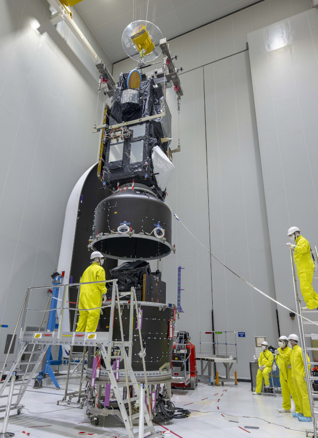 I satelliti Sentinel-3C e FLEX inseriti nell'adattatore Vespa del razzo vettore Vega-C (Foto ESA-CNES-AVIO/Optique vidéo du CSG–S. Martin. ESA Standard Licence)